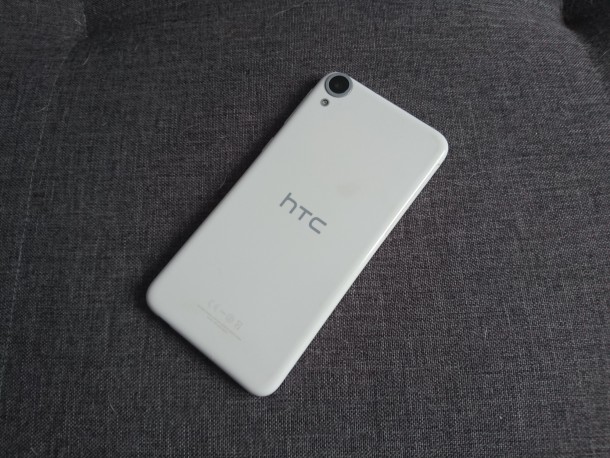 htc desire 820 - plecki smartfona