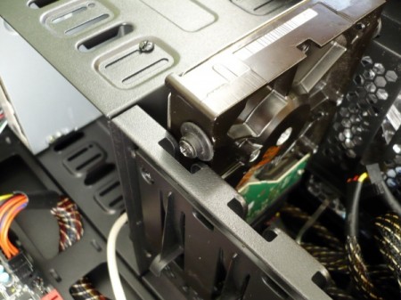 Zalman Z9U3 Wyglad montaz 35cala 3male 450x337 Zalman Z9U3 Wyglad montaz 3,5cala 3male