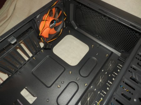 Aerocool Xpredator X1 Wnętrze