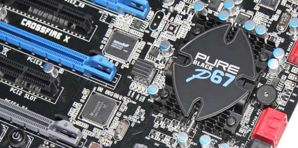 chipset Pure Black P67 Hydra