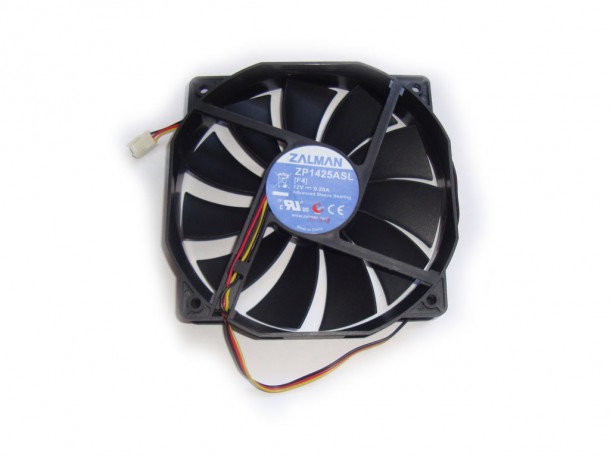 Zalman ZM-F4 (135mm) (1)