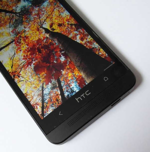 HTC One dół