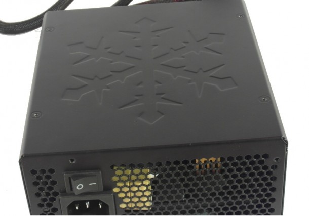 Płatek śniegu Fractal Design Newton R3 600w