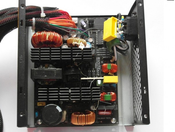 Zalman ZM600LX wnętrze