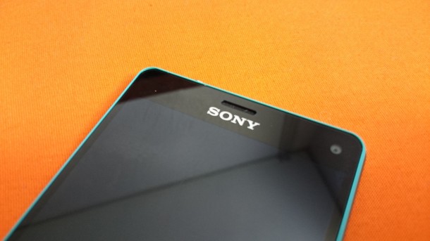 sony xperia z3 compact oko aparatu nad ekranem