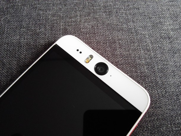 htc desire eye przednie oko aparatu 610x458 htc desire eye przednie oko aparatu