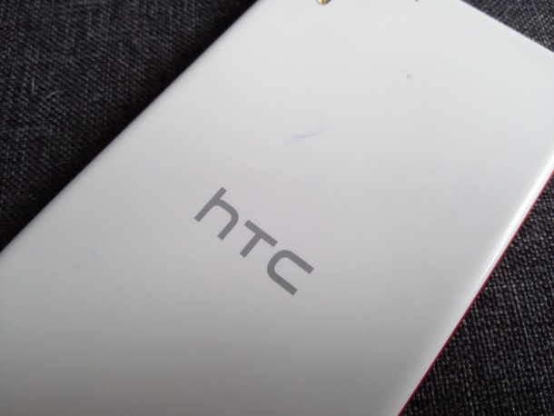 htc desire eye - tylne logo producenta