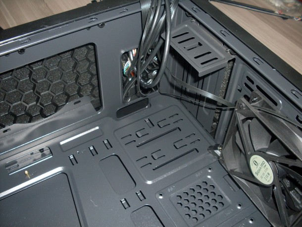 silentiumpc m45w frontpanel od środka