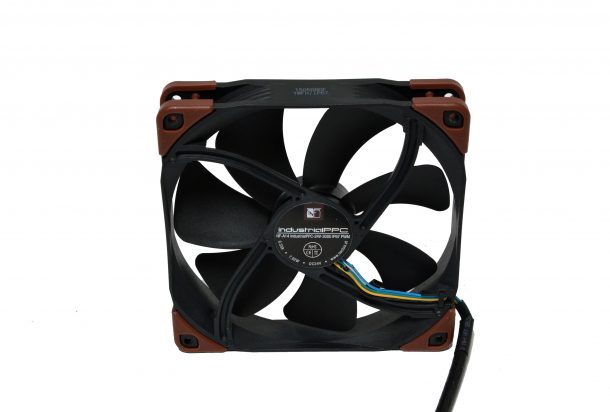 Noctua NF A14 industrialPPC 24V 3000rpm wygląd 2 610x412 Noctua NF A14 industrialPPC 24V 3000rpm wygląd 2