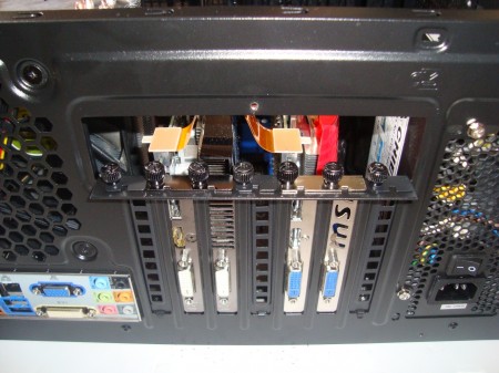 montaż kart rozszerzeń Thermaltake 10 GTS