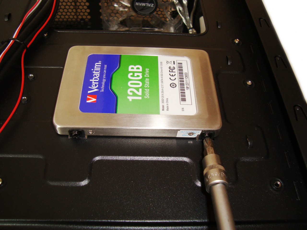 montaż dysku SSD, obudowa Zalman Z11 Plus